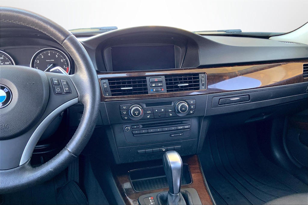 Thumbnail: 2011 BMW 3 Series - 14