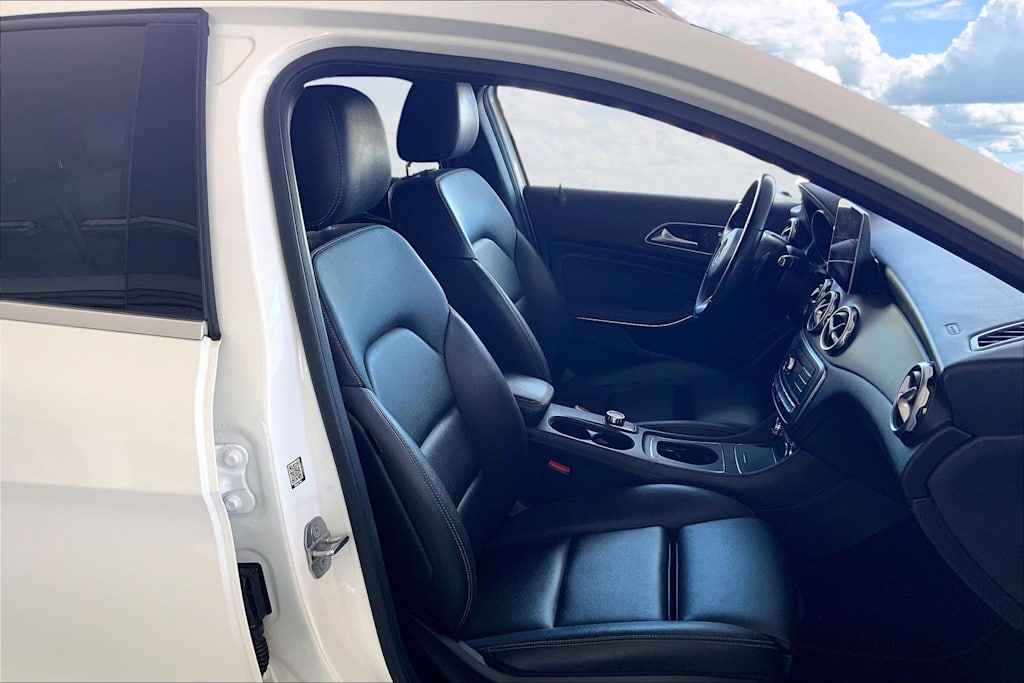 Thumbnail: 2019 Mercedes-Benz GLA - 12