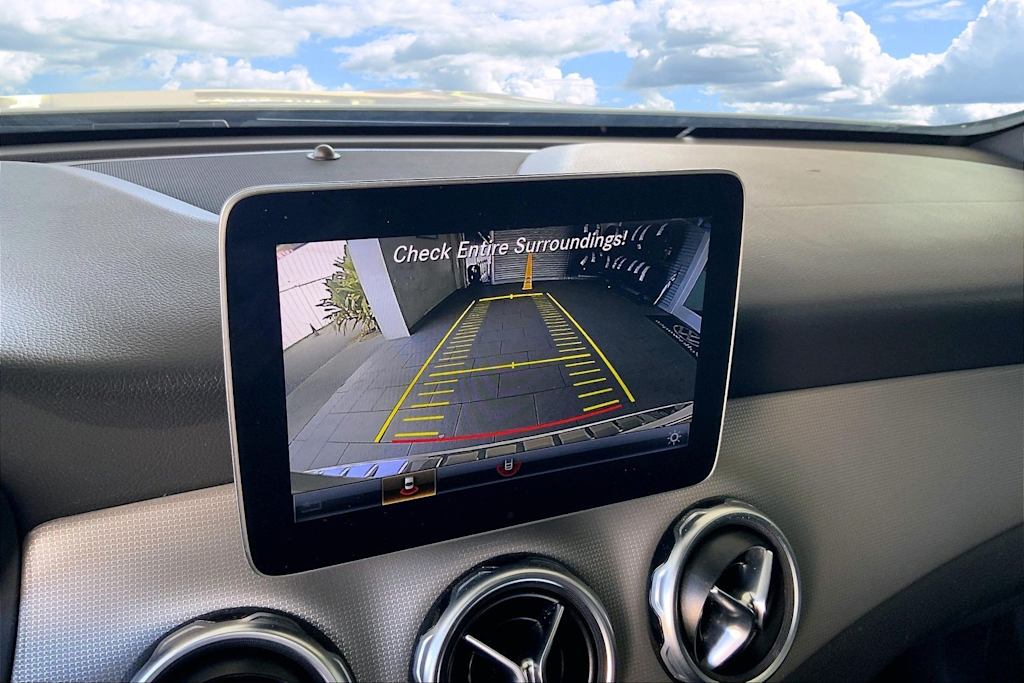 Thumbnail: 2019 Mercedes-Benz GLA - 16