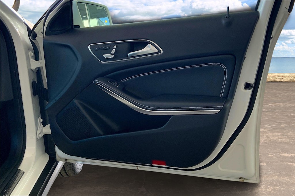 Thumbnail: 2019 Mercedes-Benz GLA - 28