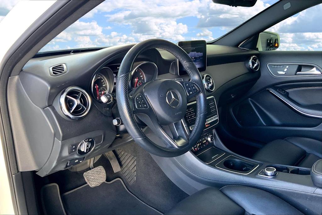 Thumbnail: 2019 Mercedes-Benz GLA - 2