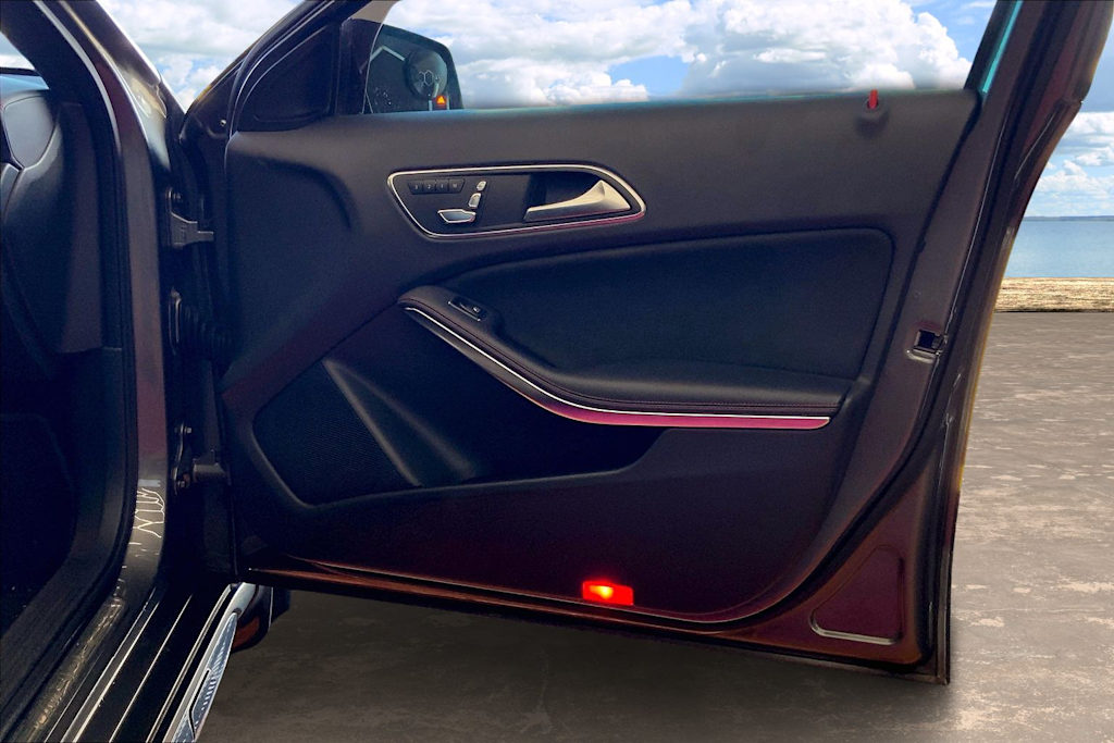 Thumbnail: 2018 Mercedes-Benz GLA - 28