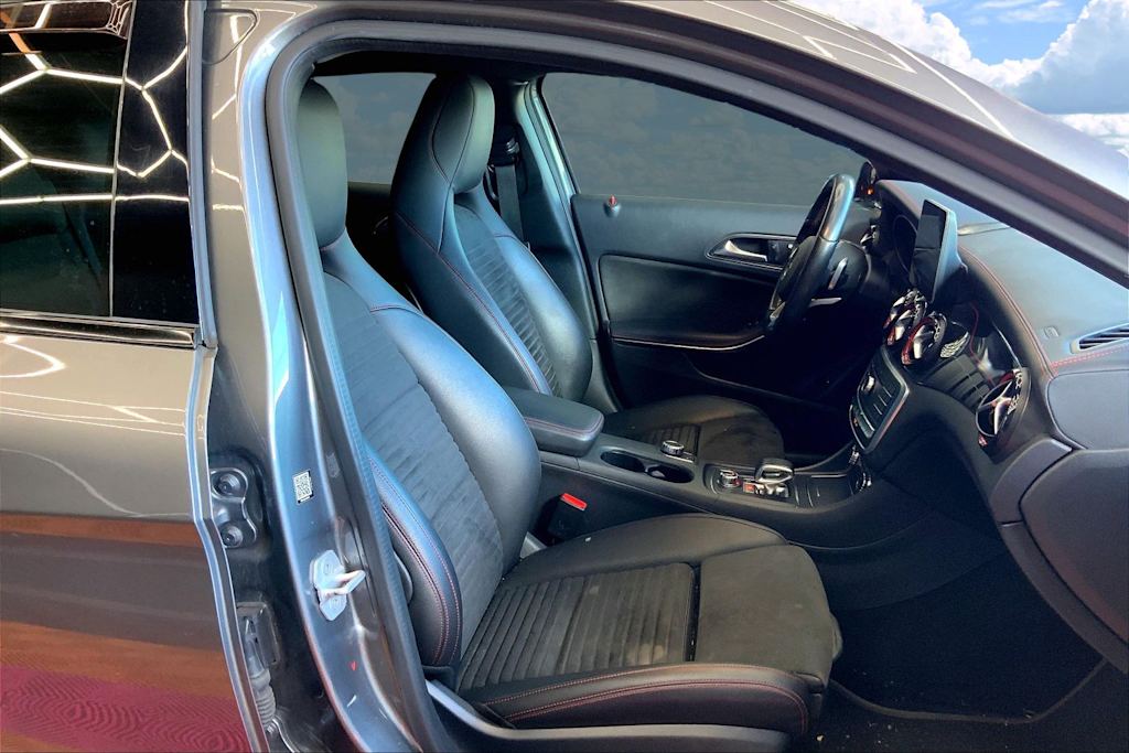 Thumbnail: 2018 Mercedes-Benz GLA - 11