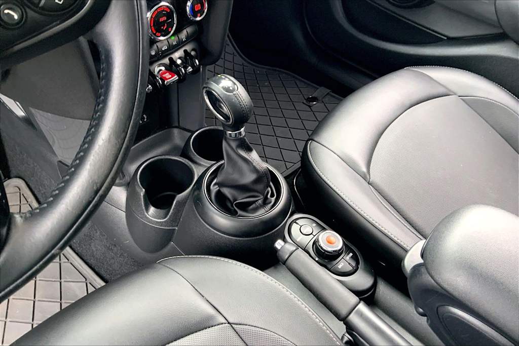 Thumbnail: 2017 MINI Cooper - 16