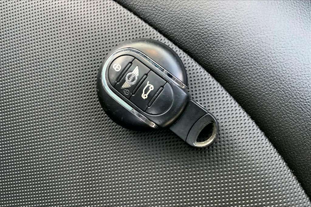 Thumbnail: 2017 MINI Cooper - 18