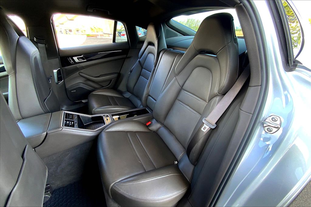 Thumbnail: 2018 Porsche Panamera - 28