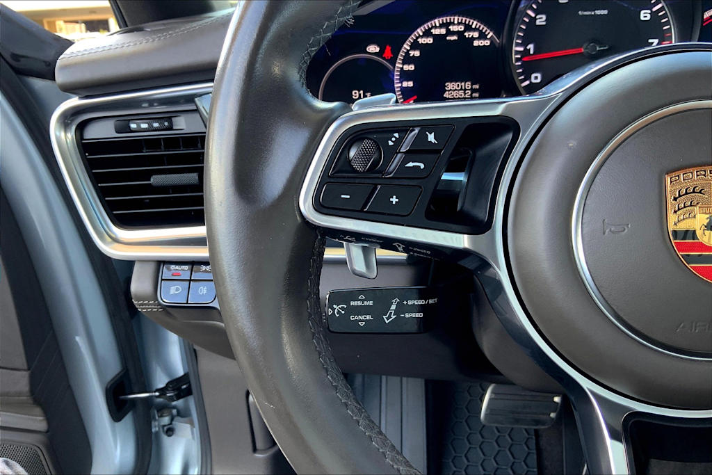 Thumbnail: 2018 Porsche Panamera - 23