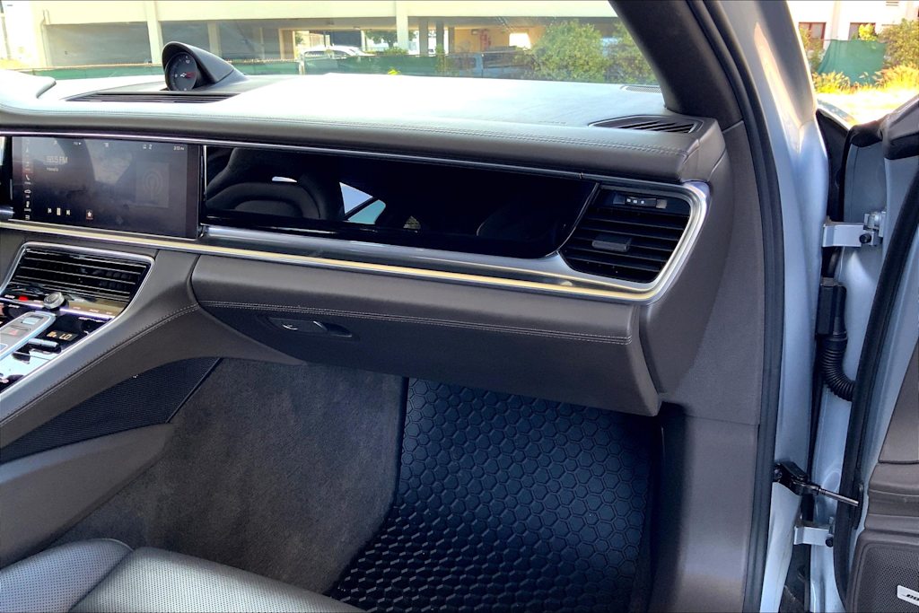 Thumbnail: 2018 Porsche Panamera - 22