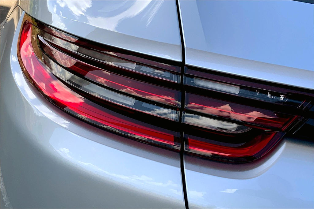 Thumbnail: 2018 Porsche Panamera - 31