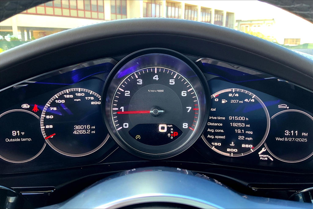 Thumbnail: 2018 Porsche Panamera - 16