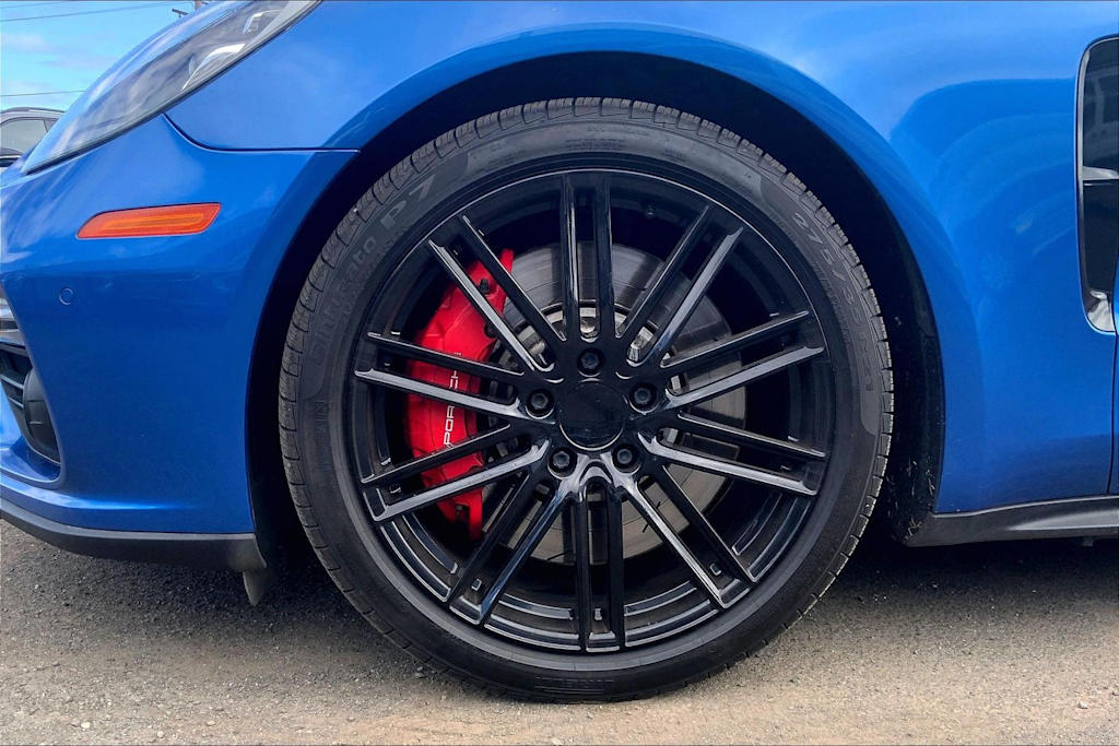 Thumbnail: 2017 Porsche Panamera - 8