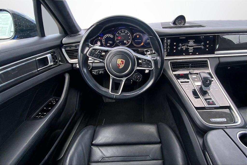Thumbnail: 2017 Porsche Panamera - 14