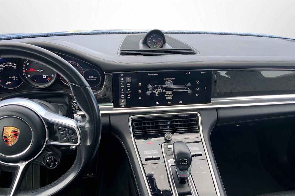 Thumbnail: 2017 Porsche Panamera - 15