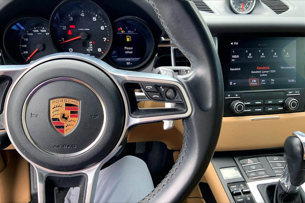 Thumbnail: 2018 Porsche Macan - 26
