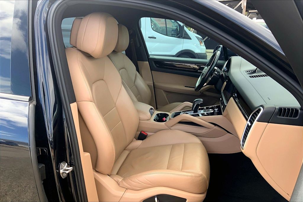Thumbnail: 2019 Porsche Cayenne - 12