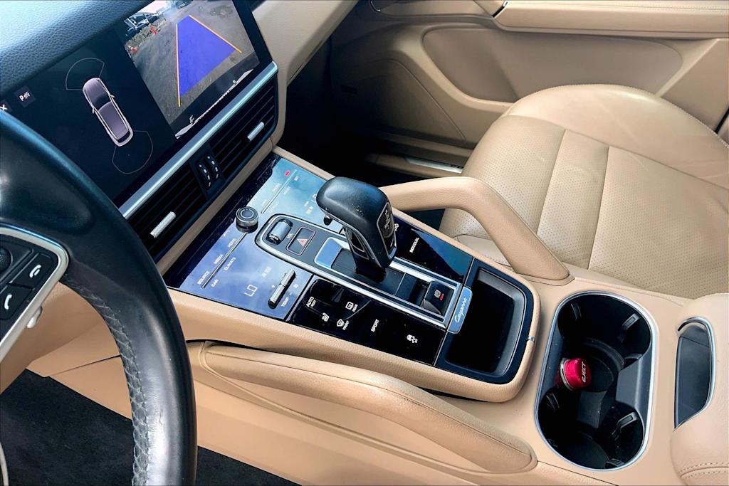 Thumbnail: 2019 Porsche Cayenne - 17