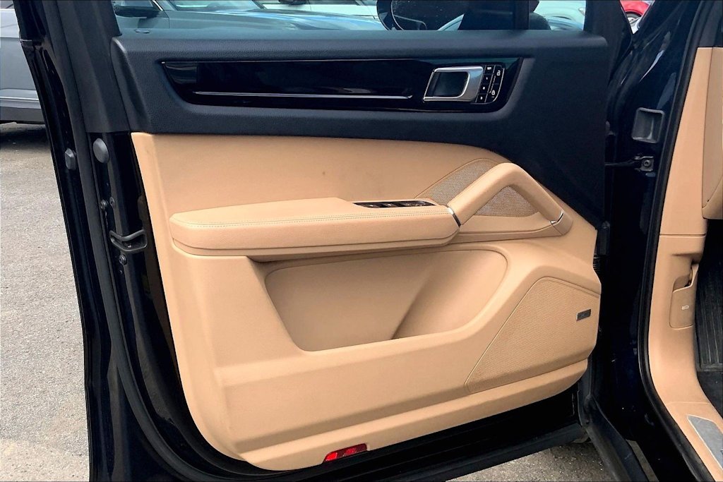 Thumbnail: 2019 Porsche Cayenne - 27