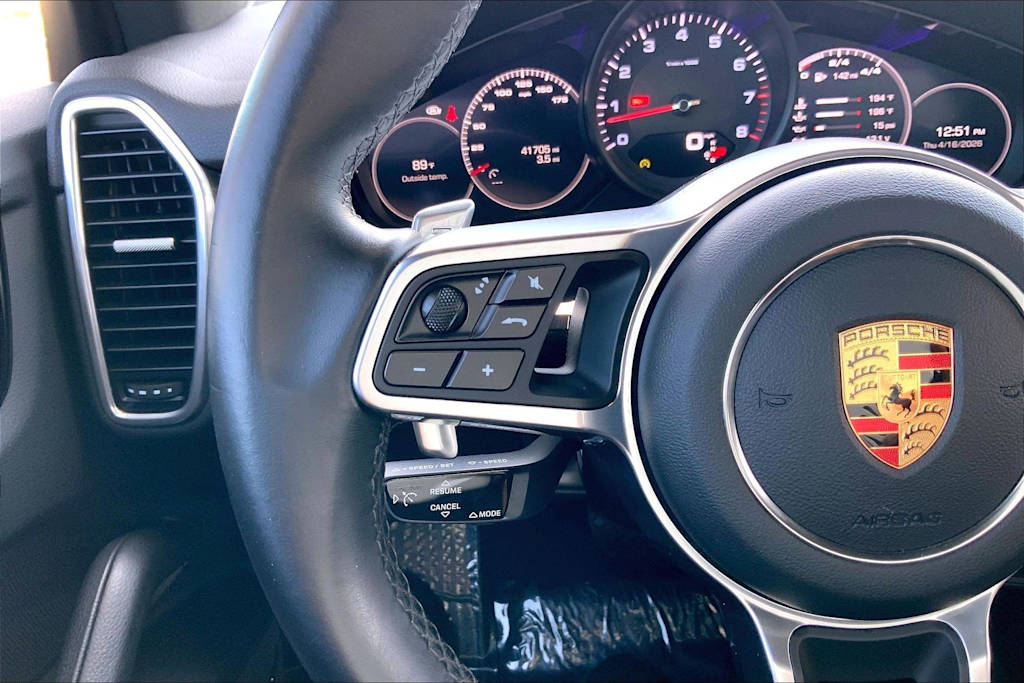 Thumbnail: 2020 Porsche Cayenne - 25