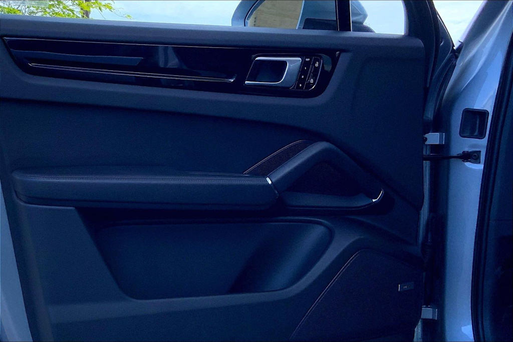 Thumbnail: 2020 Porsche Cayenne - 27