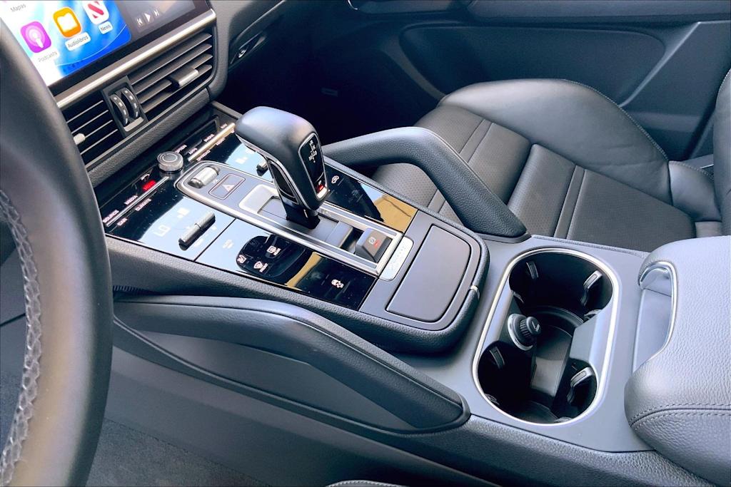 Thumbnail: 2020 Porsche Cayenne - 17