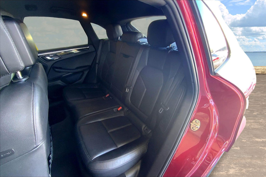 Thumbnail: 2015 Porsche Macan - 29