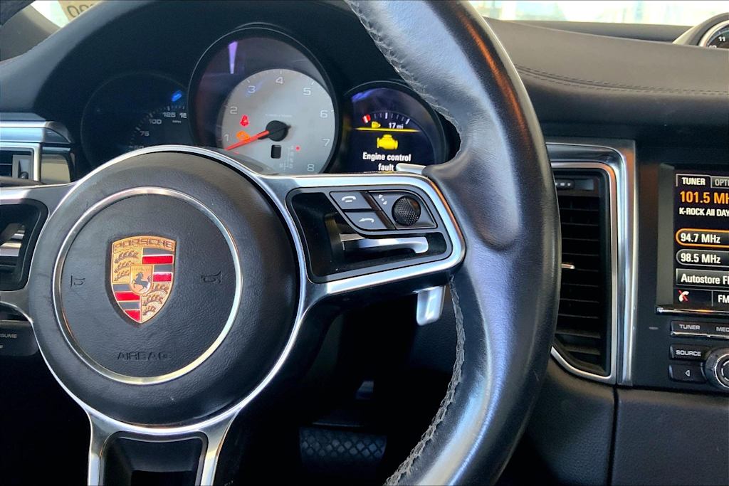 Thumbnail: 2015 Porsche Macan - 25