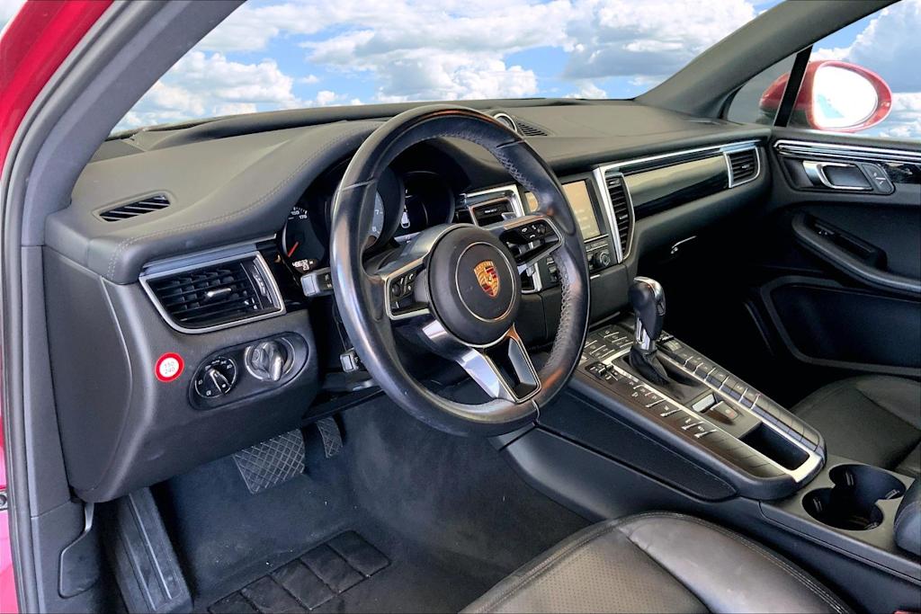 Thumbnail: 2015 Porsche Macan - 2