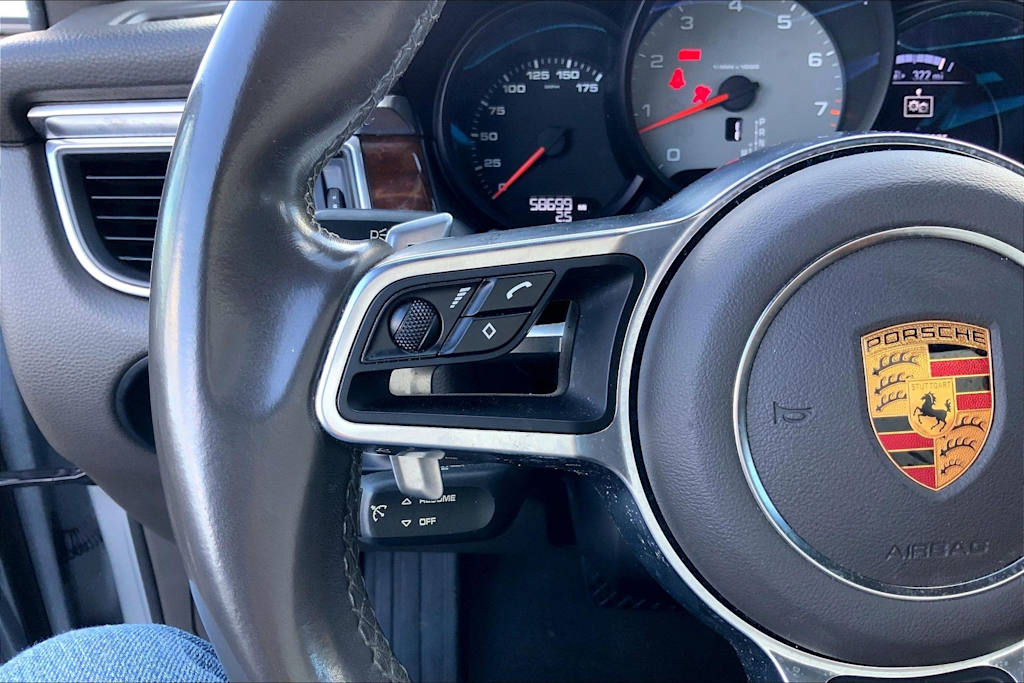 Thumbnail: 2018 Porsche Macan - 24