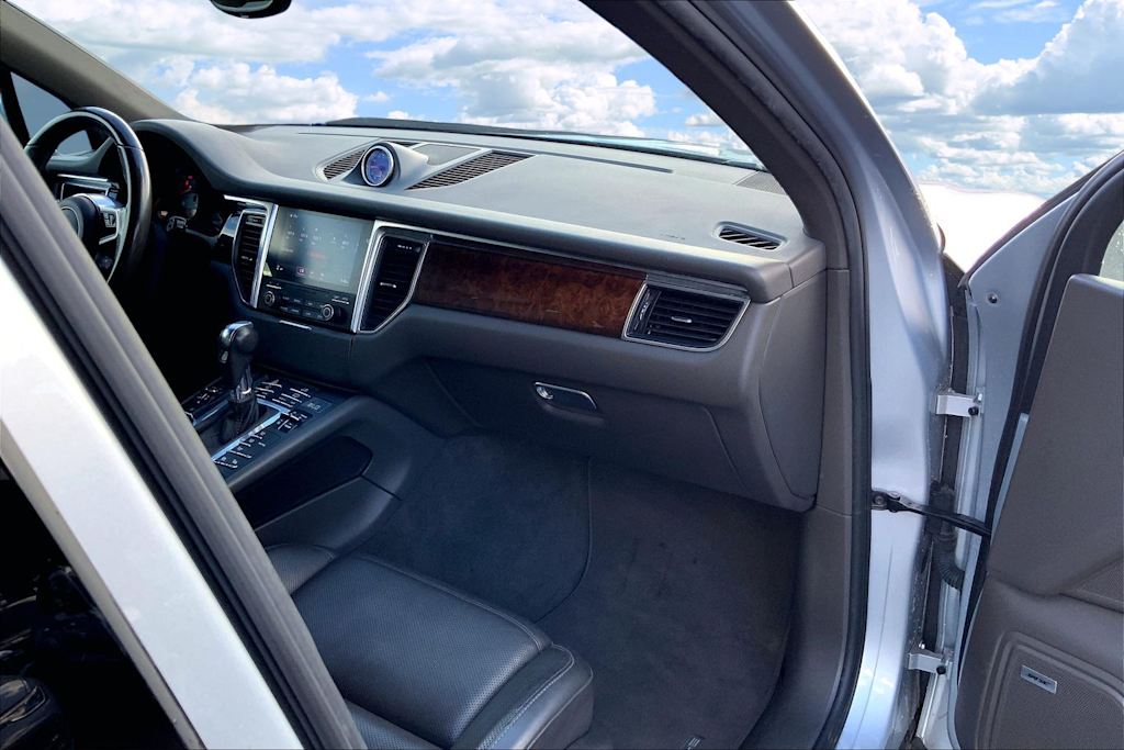 Thumbnail: 2018 Porsche Macan - 23