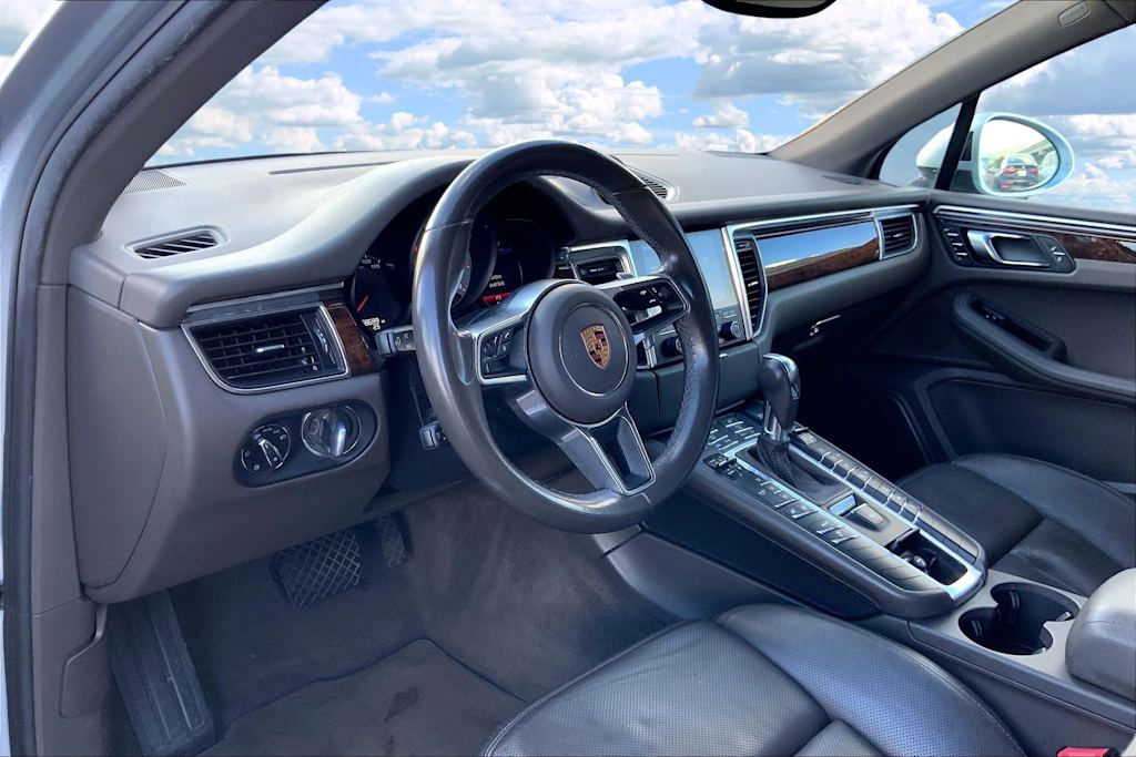 Thumbnail: 2018 Porsche Macan - 2