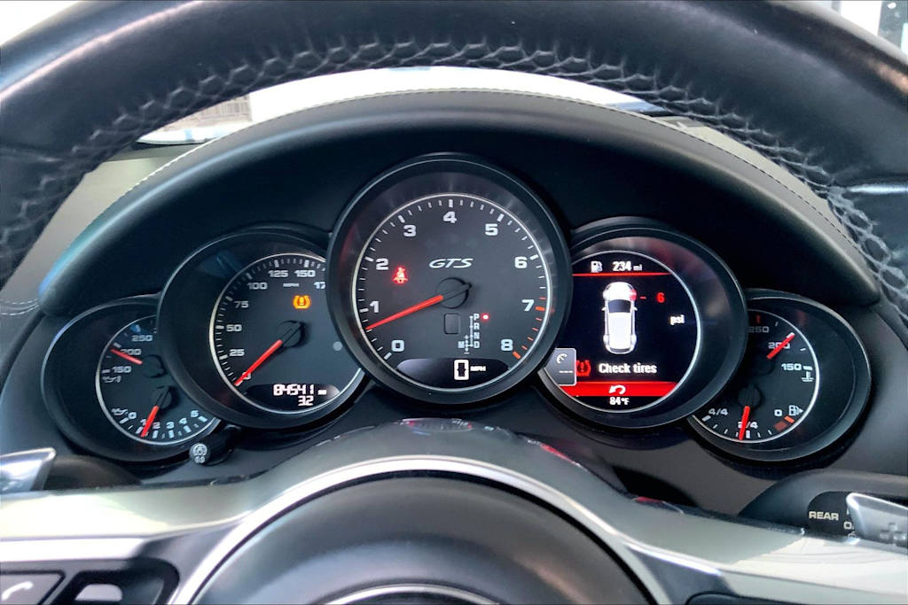 Thumbnail: 2016 Porsche Cayenne - 17