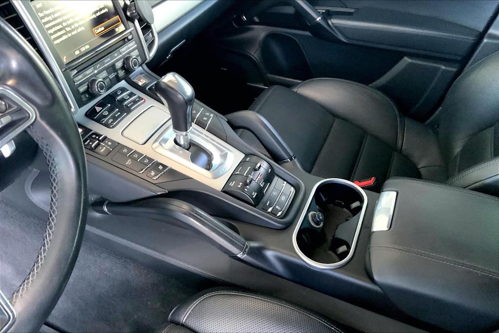 Thumbnail: 2016 Porsche Cayenne - 21