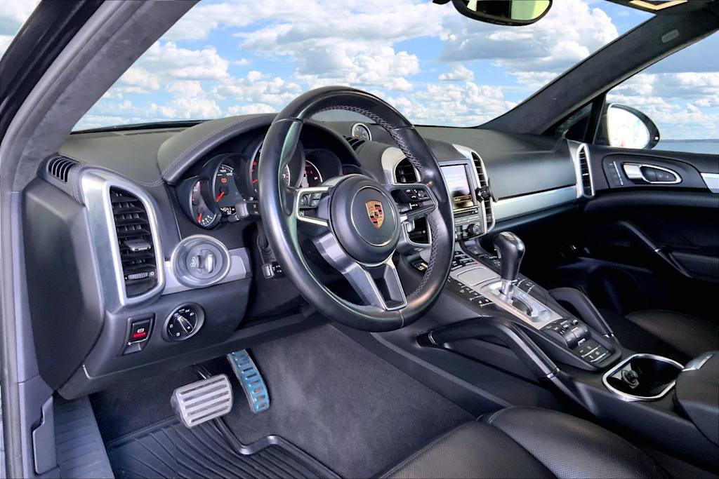 Thumbnail: 2016 Porsche Cayenne - 2