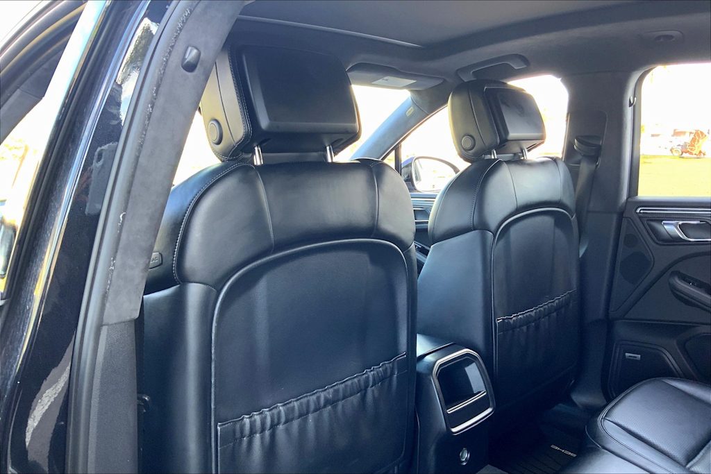 Thumbnail: 2015 Porsche Macan - 12