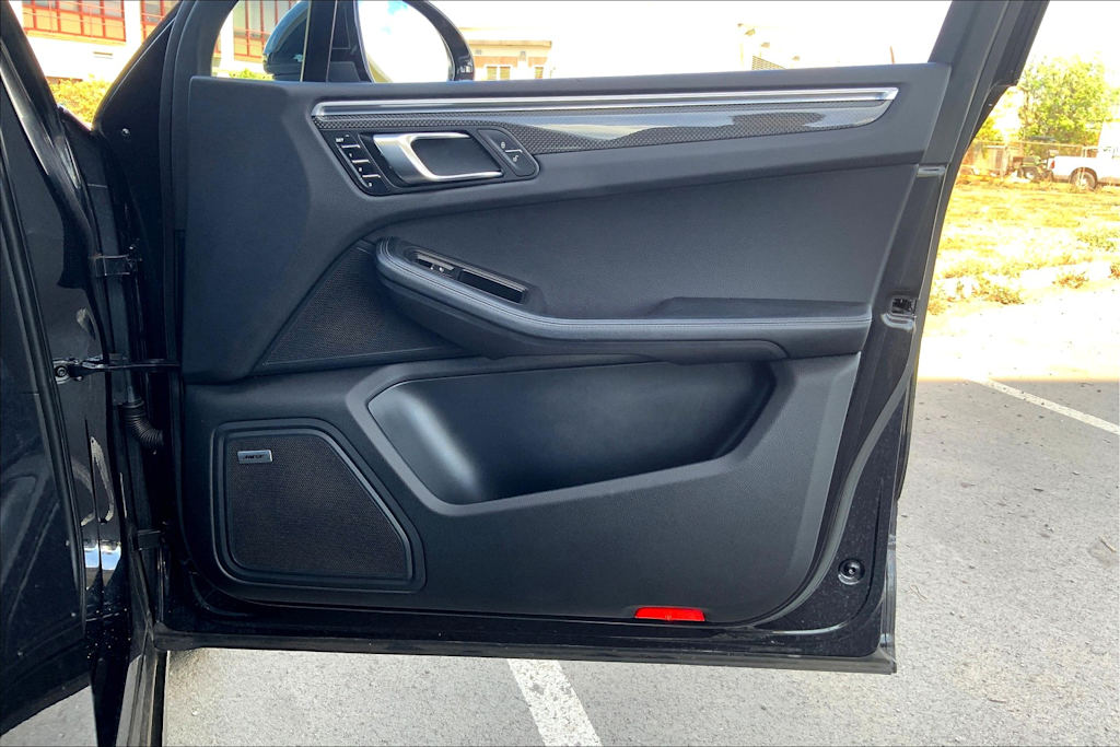 Thumbnail: 2015 Porsche Macan - 27