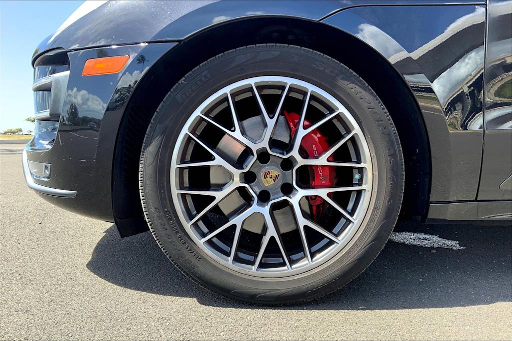 Thumbnail: 2015 Porsche Macan - 8