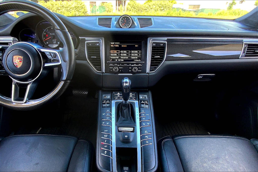 Thumbnail: 2015 Porsche Macan - 9
