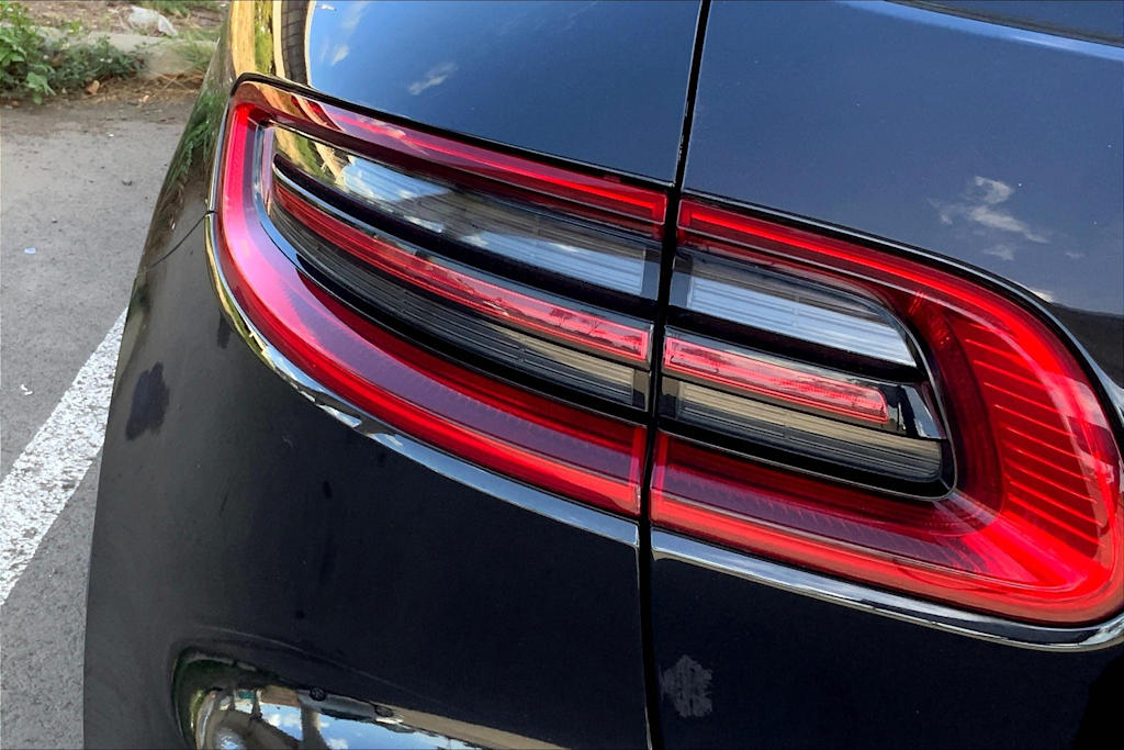 Thumbnail: 2015 Porsche Macan - 31