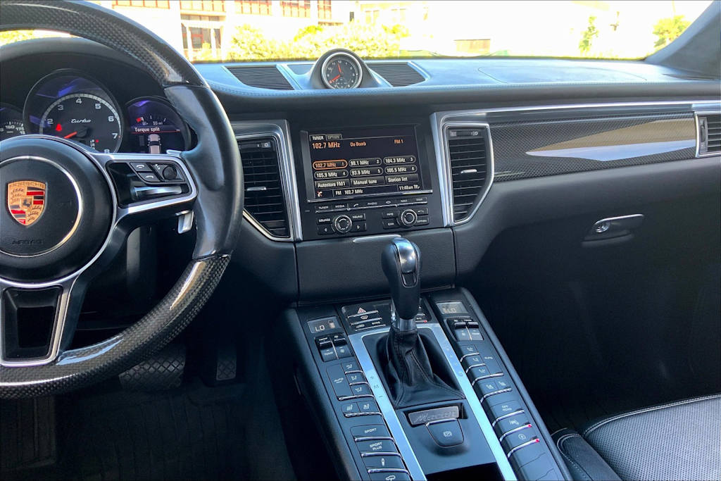 Thumbnail: 2015 Porsche Macan - 14