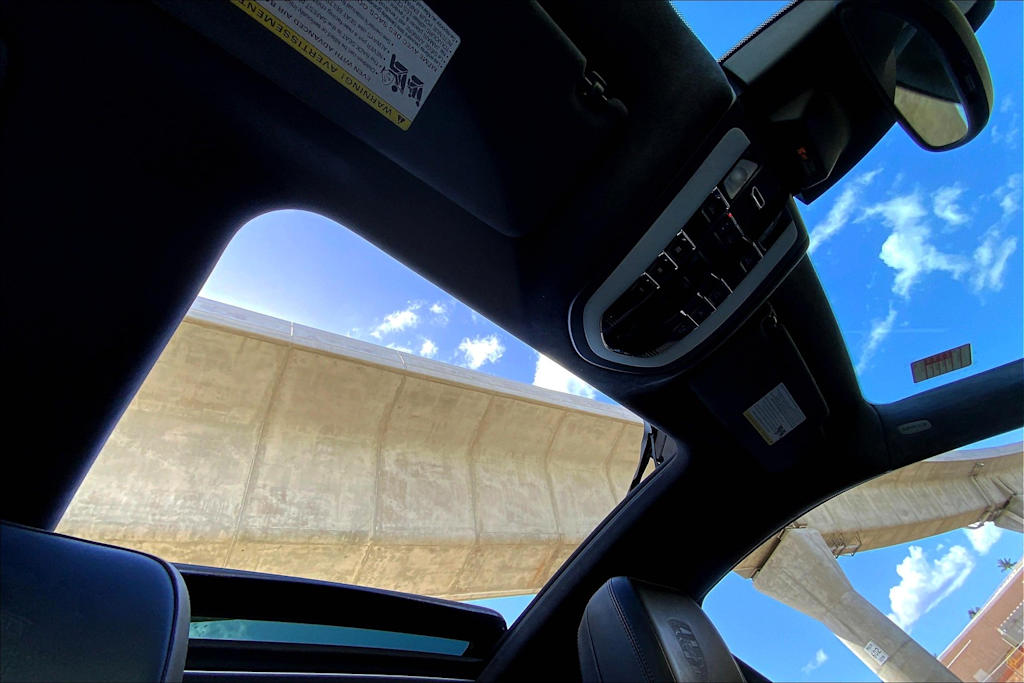 Thumbnail: 2015 Porsche Macan - 29