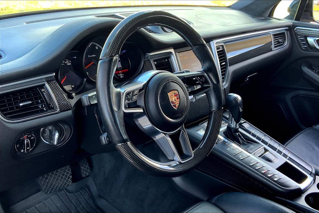 Thumbnail: 2015 Porsche Macan - 2