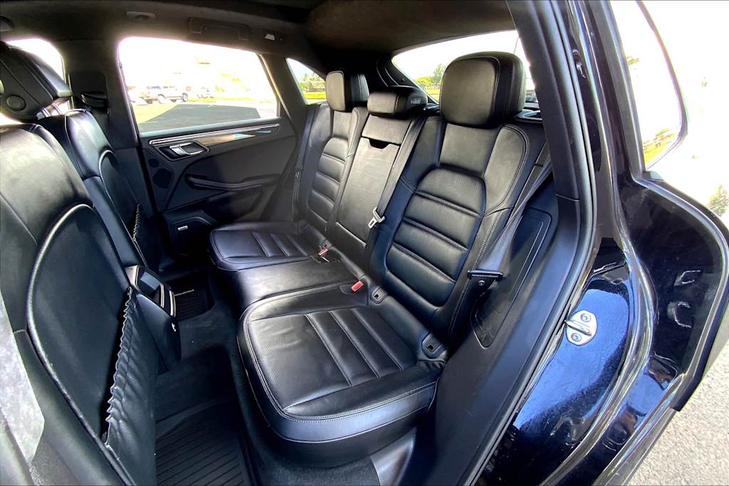 Thumbnail: 2015 Porsche Macan - 28