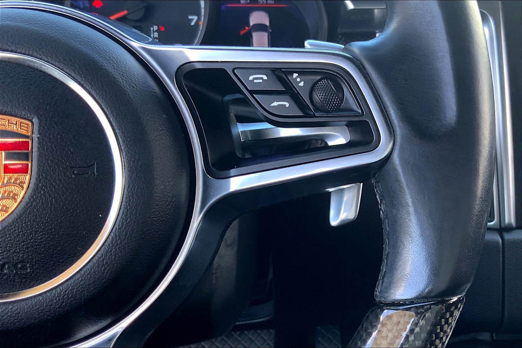 Thumbnail: 2015 Porsche Macan - 25