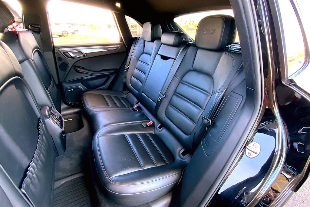 Thumbnail: 2017 Porsche Macan - 28