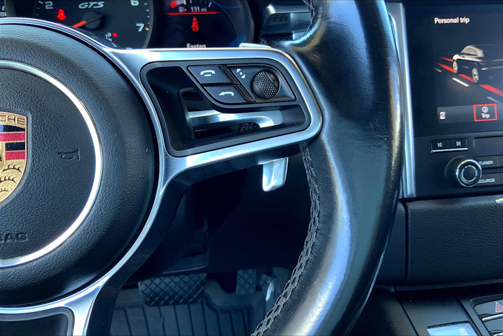 Thumbnail: 2017 Porsche Macan - 25