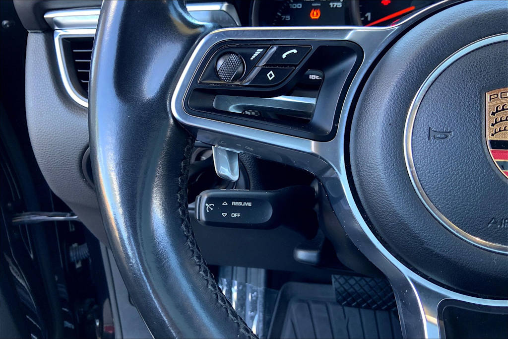 Thumbnail: 2017 Porsche Macan - 24
