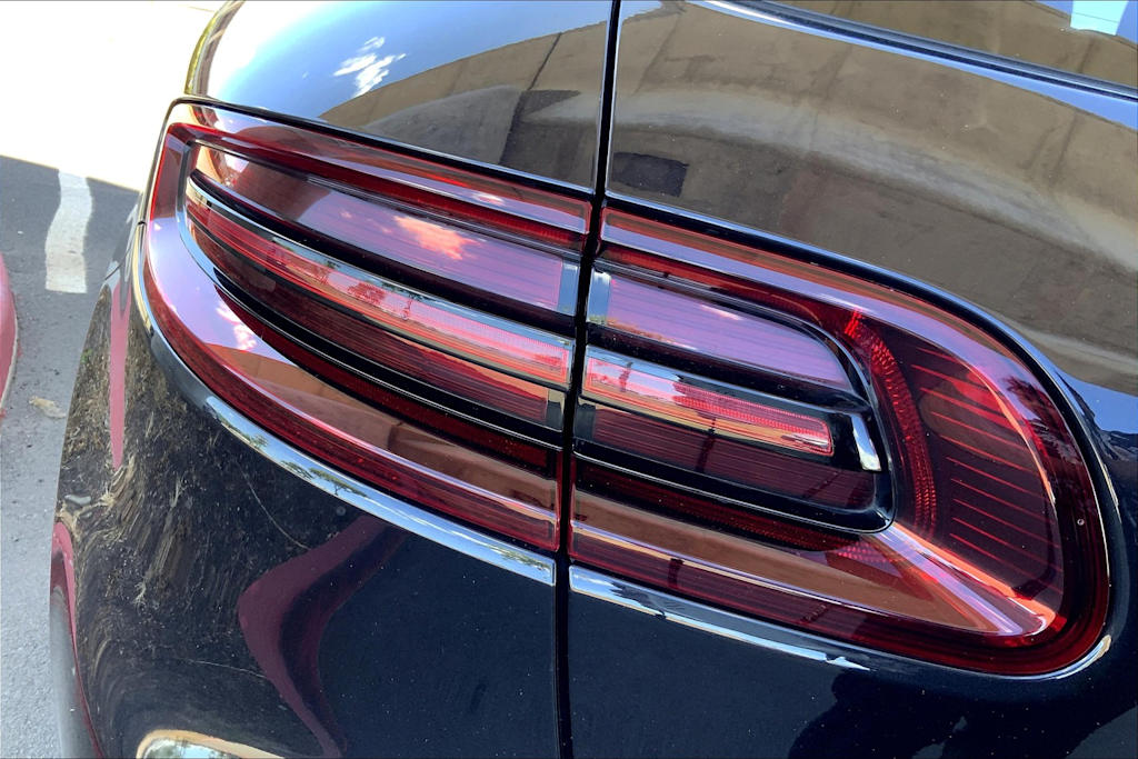 Thumbnail: 2017 Porsche Macan - 31