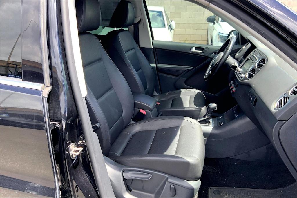 Thumbnail: 2014 Volkswagen Tiguan - 12