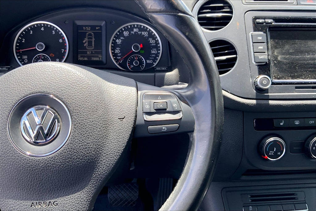 Thumbnail: 2014 Volkswagen Tiguan - 25