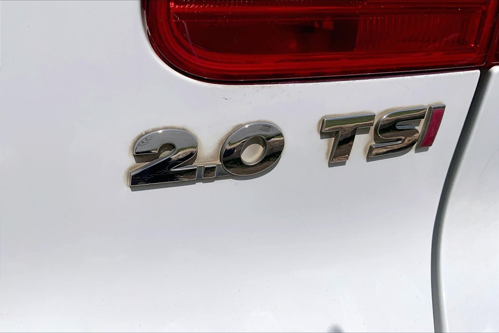 Thumbnail: 2015 Volkswagen Tiguan - 7